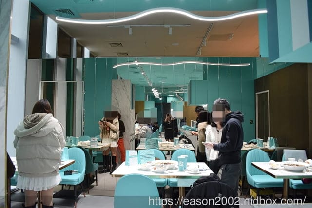 肉多多、明水然樂兩大新創姊妹品牌，2025樂多多集團最新力作｜狂一鍋酸菜魚西門店 用傳統四川美食翻玩整個時尚圈
