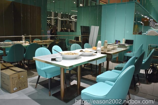 肉多多、明水然樂兩大新創姊妹品牌，2025樂多多集團最新力作｜狂一鍋酸菜魚西門店 用傳統四川美食翻玩整個時尚圈