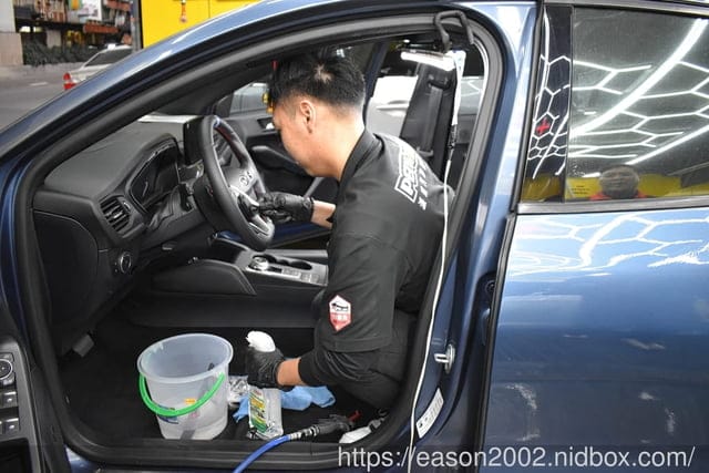 新北三重汽車內裝清潔鍍膜推薦｜汽車醫美創始店 專營內裝清潔、底盤清洗、外觀鍍膜