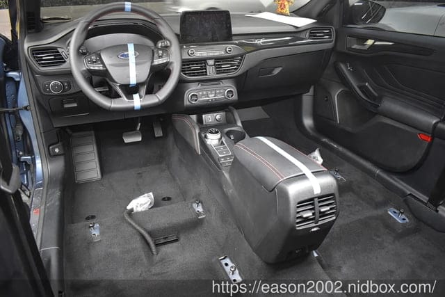 新北三重汽車內裝清潔鍍膜推薦｜汽車醫美創始店 專營內裝清潔、底盤清洗、外觀鍍膜