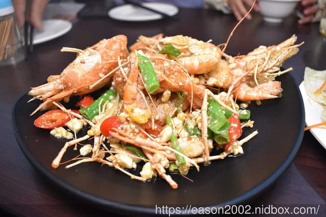 台北活蝦料理餐廳推薦 | 蝦之城活蝦餐廳-萬華活蝦餐廳 台北市區也能爽吃活蝦料理 雙人套餐只要NT$1500 12款風味活蝦料理任選三+熱炒高麗菜+四款養生雞湯任選1，白飯免費吃
