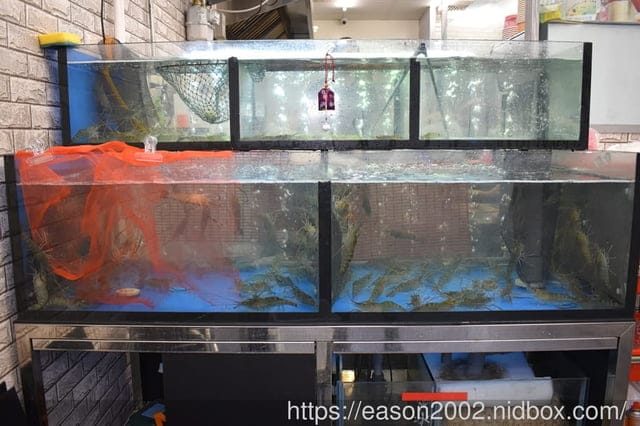 台北活蝦料理餐廳推薦 | 蝦之城活蝦餐廳-萬華活蝦餐廳 台北市區也能爽吃活蝦料理 雙人套餐只要NT$1500 12款風味活蝦料理任選三+熱炒高麗菜+四款養生雞湯任選1，白飯免費吃