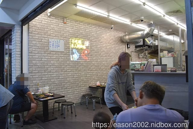 台北活蝦料理餐廳推薦 | 蝦之城活蝦餐廳-萬華活蝦餐廳 台北市區也能爽吃活蝦料理 雙人套餐只要NT$1500 12款風味活蝦料理任選三+熱炒高麗菜+四款養生雞湯任選1，白飯免費吃