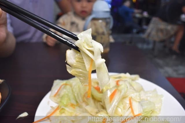 台北活蝦料理餐廳推薦 | 蝦之城活蝦餐廳-萬華活蝦餐廳 台北市區也能爽吃活蝦料理 雙人套餐只要NT$1500 12款風味活蝦料理任選三+熱炒高麗菜+四款養生雞湯任選1，白飯免費吃