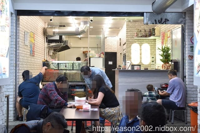 台北活蝦料理餐廳推薦 | 蝦之城活蝦餐廳-萬華活蝦餐廳 台北市區也能爽吃活蝦料理 雙人套餐只要NT$1500 12款風味活蝦料理任選三+熱炒高麗菜+四款養生雞湯任選1，白飯免費吃