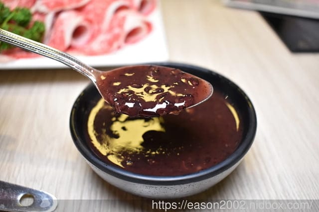 桃園火鍋推薦 | 桃園解惑火鍋 火鍋套餐+1元，肉量激增50%；桃園療癒系美食，吃完火鍋還有老師替你解惑