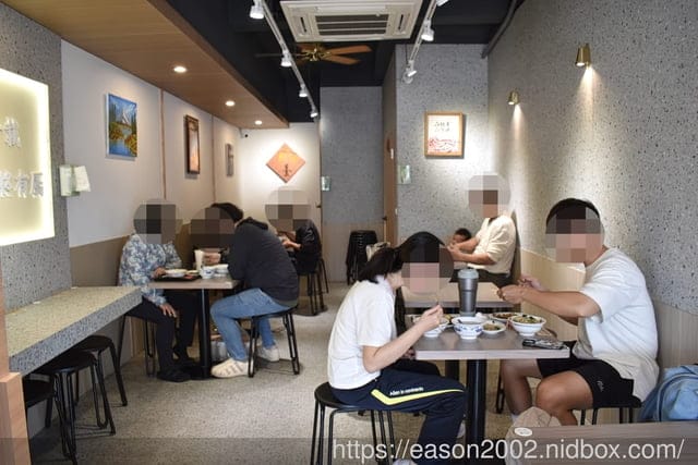 台南小吃推薦 | 竹滬麵店(小東路無名麵店)  在地傳承60餘年的台南美食推薦 營業至凌晨12點，同時也是台南宵夜首選