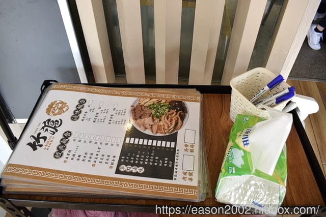 台南小吃推薦 | 竹滬麵店(小東路無名麵店)  在地傳承60餘年的台南美食推薦 營業至凌晨12點，同時也是台南宵夜首選
