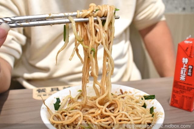 台南小吃推薦 | 竹滬麵店(小東路無名麵店)  在地傳承60餘年的台南美食推薦 營業至凌晨12點，同時也是台南宵夜首選