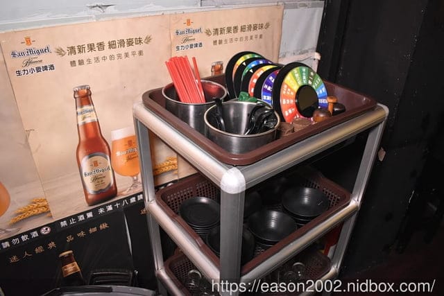台北聚餐美食 | 雞老闆桶仔雞萬隆店 當月壽星吃烤雞不用錢 生啤酒買2送1，還有清酒、梅酒無限量暢飲