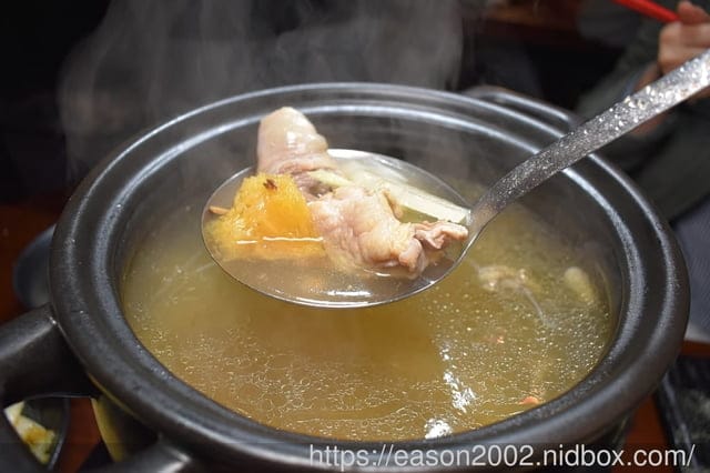 台北聚餐美食 | 雞老闆桶仔雞萬隆店 當月壽星吃烤雞不用錢 生啤酒買2送1，還有清酒、梅酒無限量暢飲