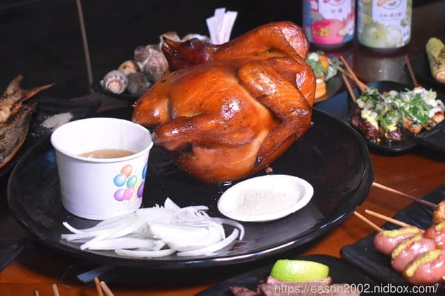 台北聚餐美食 | 雞老闆桶仔雞萬隆店 當月壽星吃烤雞不用錢 生啤酒買2送1，還有清酒、梅酒無限量暢飲