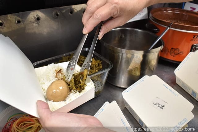 桃園好吃雞排便當推薦 | 丸強飯店。炸雞飯 外皮酥脆 肉質鮮嫩多汁的超級無敵大雞排 簡單配菜 滷蛋+酸菜 秒殺超人氣