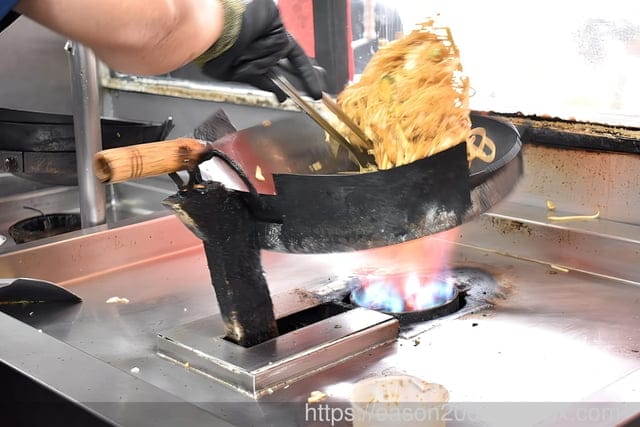 台中逢甲美食 | 曾氏福建炒麵台中逢甲旗艦店 新推出 夏季田園鮮蔬炒麵 清爽不油膩 討好妳的胃口
