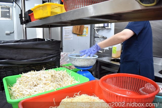 台中逢甲美食 | 曾氏福建炒麵台中逢甲旗艦店 新推出 夏季田園鮮蔬炒麵 清爽不油膩 討好妳的胃口