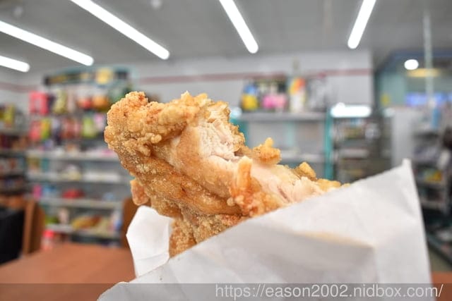 桃園好吃雞排便當推薦 | 丸強飯店。炸雞飯 外皮酥脆 肉質鮮嫩多汁的超級無敵大雞排 簡單配菜 滷蛋+酸菜 秒殺超人氣