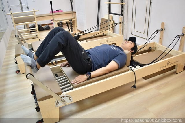 桃園中壢一對一器械皮拉提斯教練推薦 | TOP GYM運動空間（中原店）器械皮拉提斯課程 以循序漸進的方式，啟動「核心肌群」
