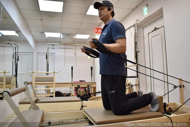 桃園中壢一對一器械皮拉提斯教練推薦 | TOP GYM運動空間（中原店）器械皮拉提斯課程 以循序漸進的方式，啟動「核心肌群」