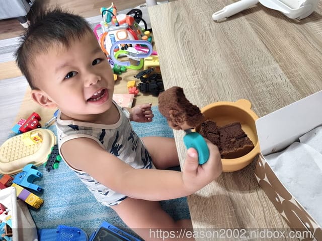 三峽老街伴手禮推薦 | 初蛋糕豆漿蛋糕三峽老街店 蛋糕體綿密鬆軟 蛋香濃郁 不添加防腐劑、泡打粉、澎鬆劑，憑媽媽手冊還能換彌月試吃禮盒