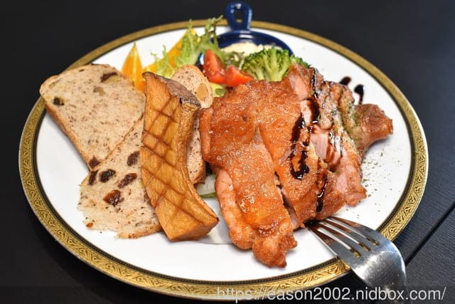 澎湖新鮮海產結合異國料理的烹調藝術 | 半日閑 馬公店 Leisure Time Dining
