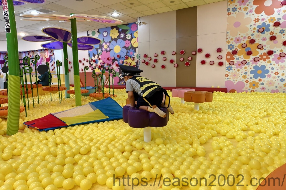 基隆室內免費遊樂園推薦 | 基隆中山兒童樂園 下雨天備案 身高128公分以下免費入園 - 第17張圖 基隆室內免費遊樂園推薦 | 基隆中山兒童樂園 下雨天備案 身高128公分以下免費入園