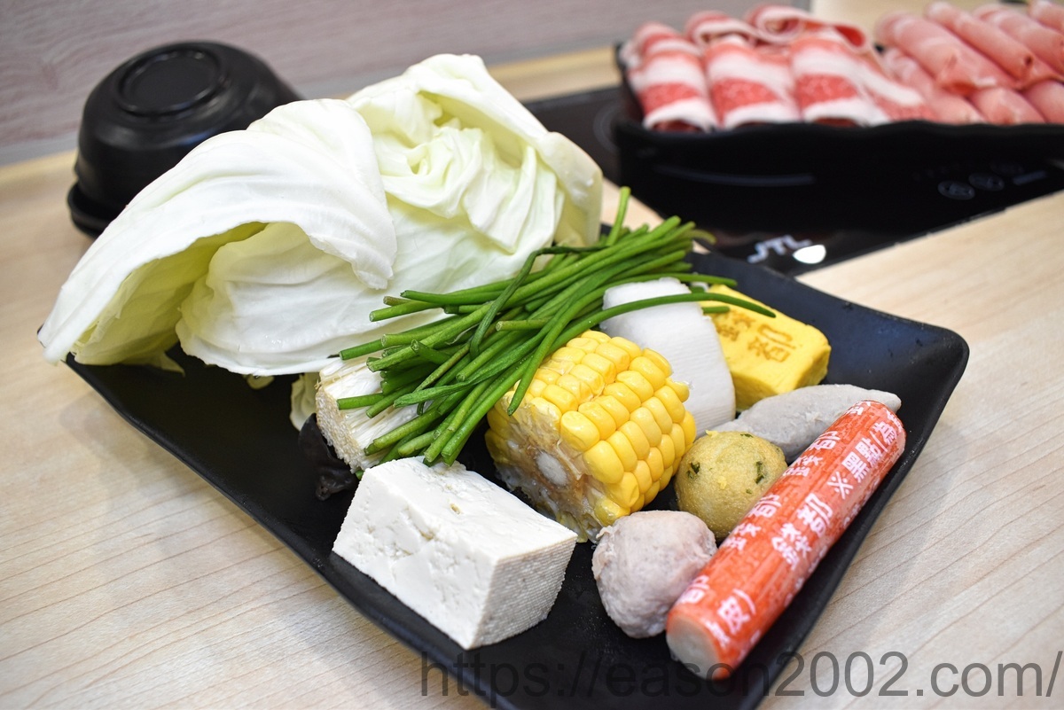 基隆火鍋推薦 | 錢都日式涮涮鍋基隆愛一店 NT$429爽嗑16oz大肉盤 自助式飲料吧、霜淇淋、芋頭椰奶西米露、小美冰淇淋無限量供量