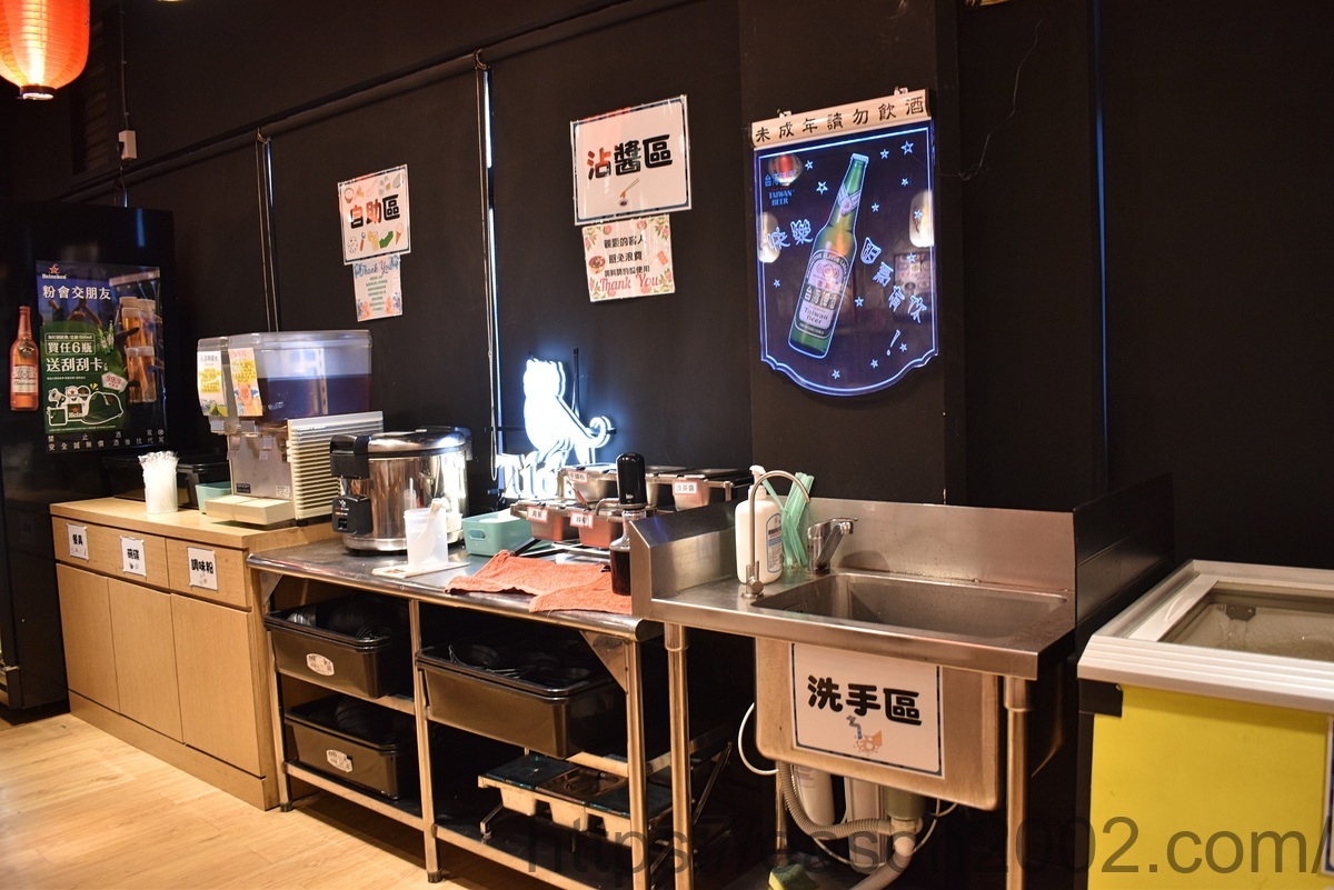 蘆洲佳瑪百貨商圈美食 | 蘆洲士林串燒 平價串燒、烤生蠔、生啤酒、牛骨髓牛肉火鍋，聚餐、節日慶祝首選