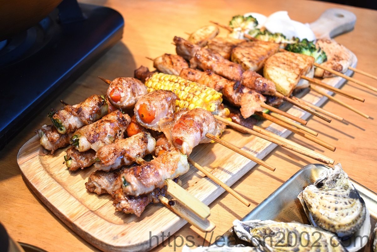 蘆洲佳瑪百貨商圈美食 | 蘆洲士林串燒 平價串燒、烤生蠔、生啤酒、牛骨髓牛肉火鍋，聚餐、節日慶祝首選