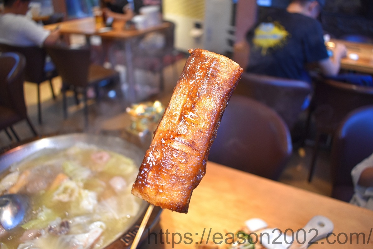 蘆洲佳瑪百貨商圈美食 | 蘆洲士林串燒 平價串燒、烤生蠔、生啤酒、牛骨髓牛肉火鍋，聚餐、節日慶祝首選