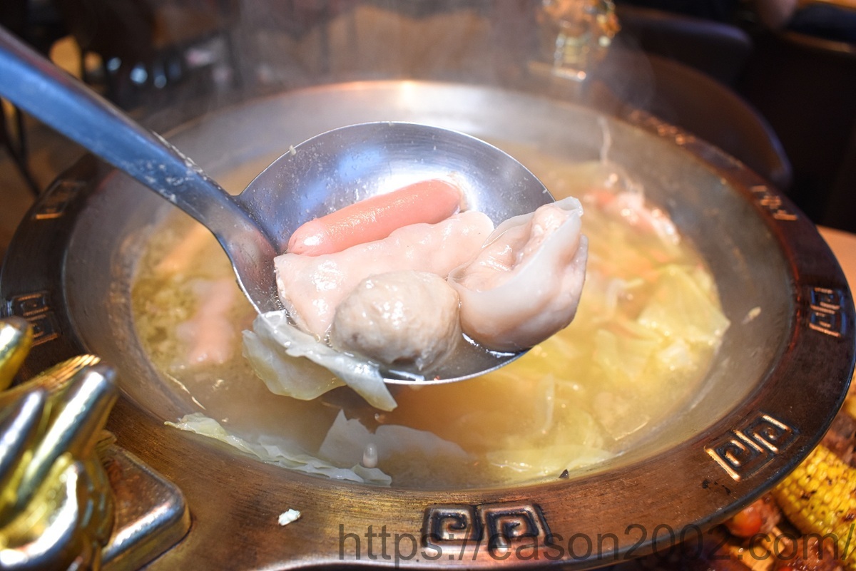 蘆洲佳瑪百貨商圈美食 | 蘆洲士林串燒 平價串燒、烤生蠔、生啤酒、牛骨髓牛肉火鍋，聚餐、節日慶祝首選